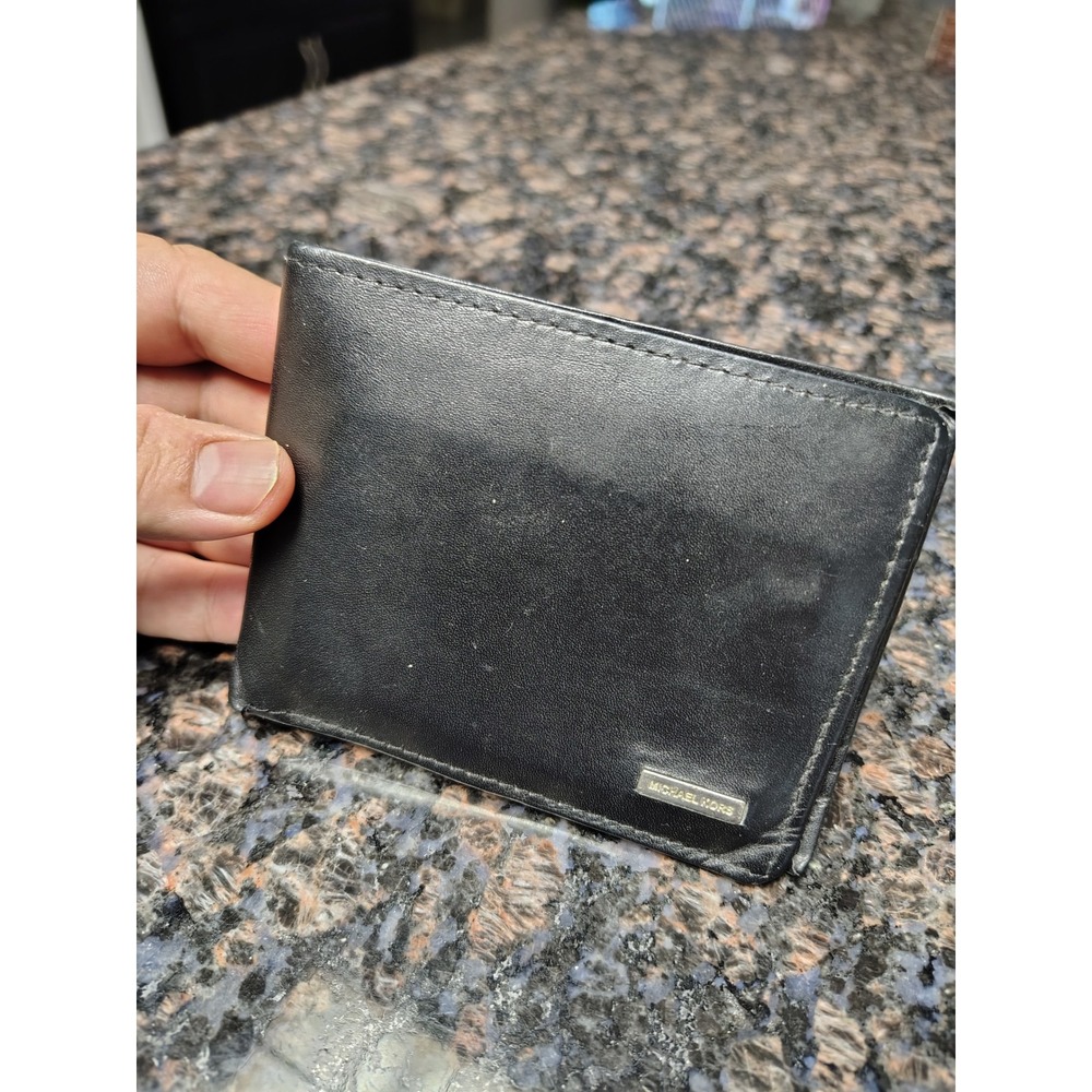 Michael Kors Mens Black Leather Bifold Wallet Silver Logo Plaque ID Window